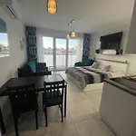 Apartment Kasprowicza 20 Luxury - Free Pool, Saunas, Salzgrotte, Jacuzzi, Gym, Children's Playroom, Fitness